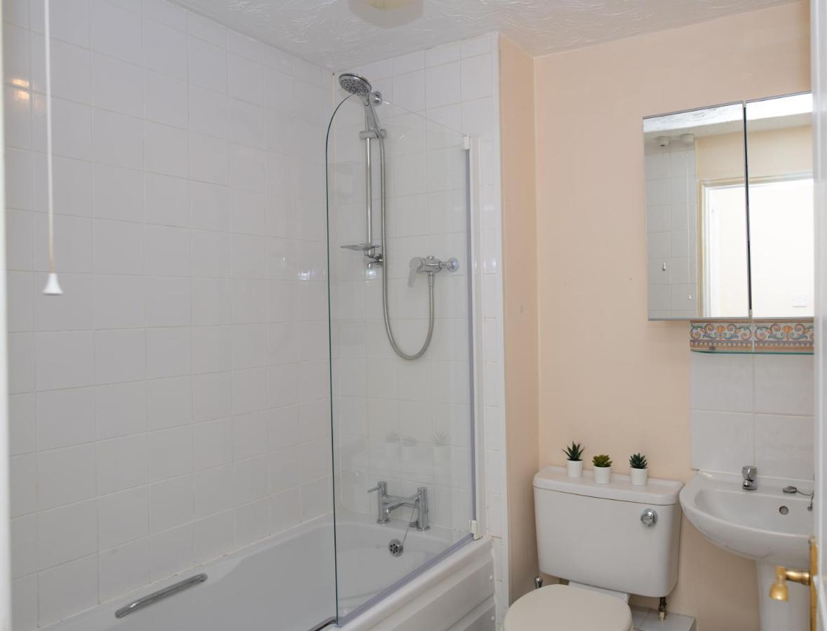 Delightful 2 Bed Apartment For Bicester Outlet Shopping By Platinum Key Properties ภายนอก รูปภาพ