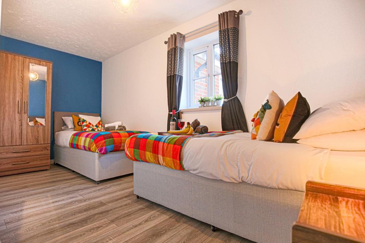 Delightful 2 Bed Apartment For Bicester Outlet Shopping By Platinum Key Properties ภายนอก รูปภาพ